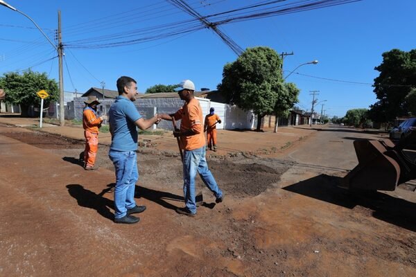 Com 4 frentes de tapa-buraco, prefeitura realiza ações em pontos estratégicos 