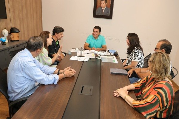 Marçal recebe diretoria do Hospital de Amor e defende atendimento humanizado