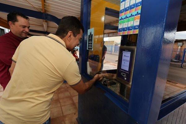 Prefeitura inova com totem para recarga de cartão do transporte coletivo