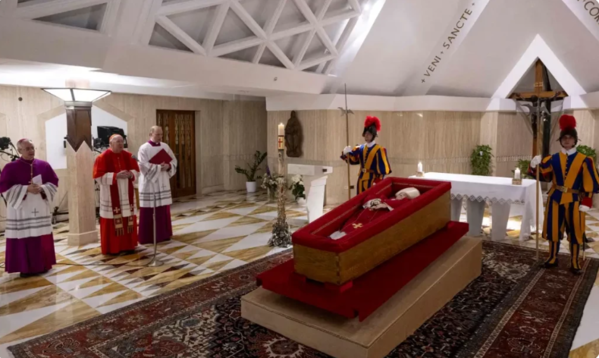 Ministros e parlamentares acompanham Lula na despedida do papa em Roma