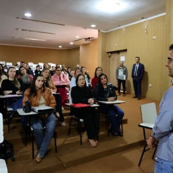 Prefeitura avança na inclusão e empossa novos profissionais da Educação Especial