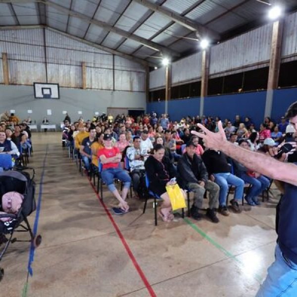 Na entrega das 250 escrituras, prefeito Marçal Filho destaca a importância das parcerias