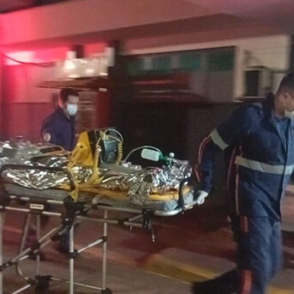 Jovem fica em estado grave após ser baleado com tiro no peito em Dourados