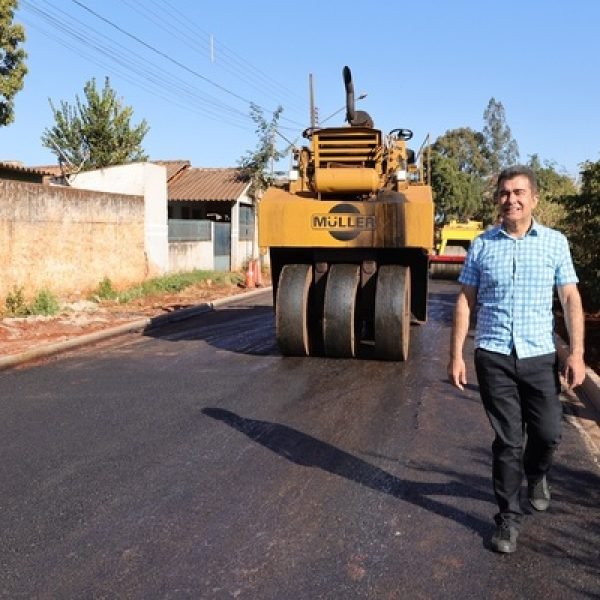 Prefeitura avança com obras de asfalto e drenagem em ruas da Vila Nova Esperança