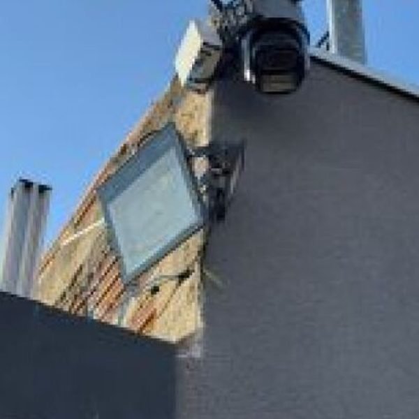 Suspeito é preso após equipamento furtado ‘entregar’ instalação