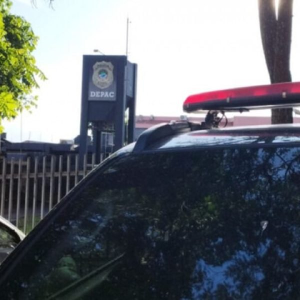 Mulher é detida após ameaças e confusão em conveniência no bairro Vival dos Ipês