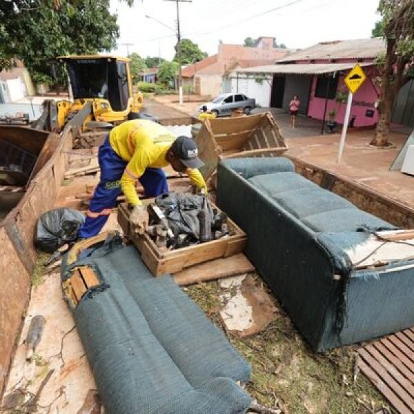 Depois de coletar 247 toneladas de resíduos no Canaã I, mutirão vai ao Jóquei Clube